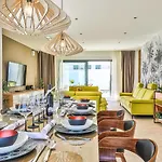 - Gold With Pool & Whirpool וילה טרוגיר