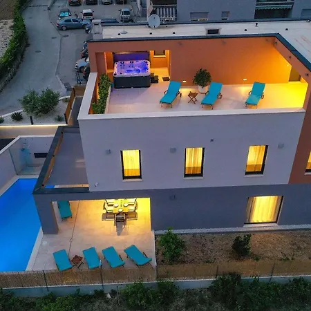 - City Gold With Pool & Whirpool Villa Trogir